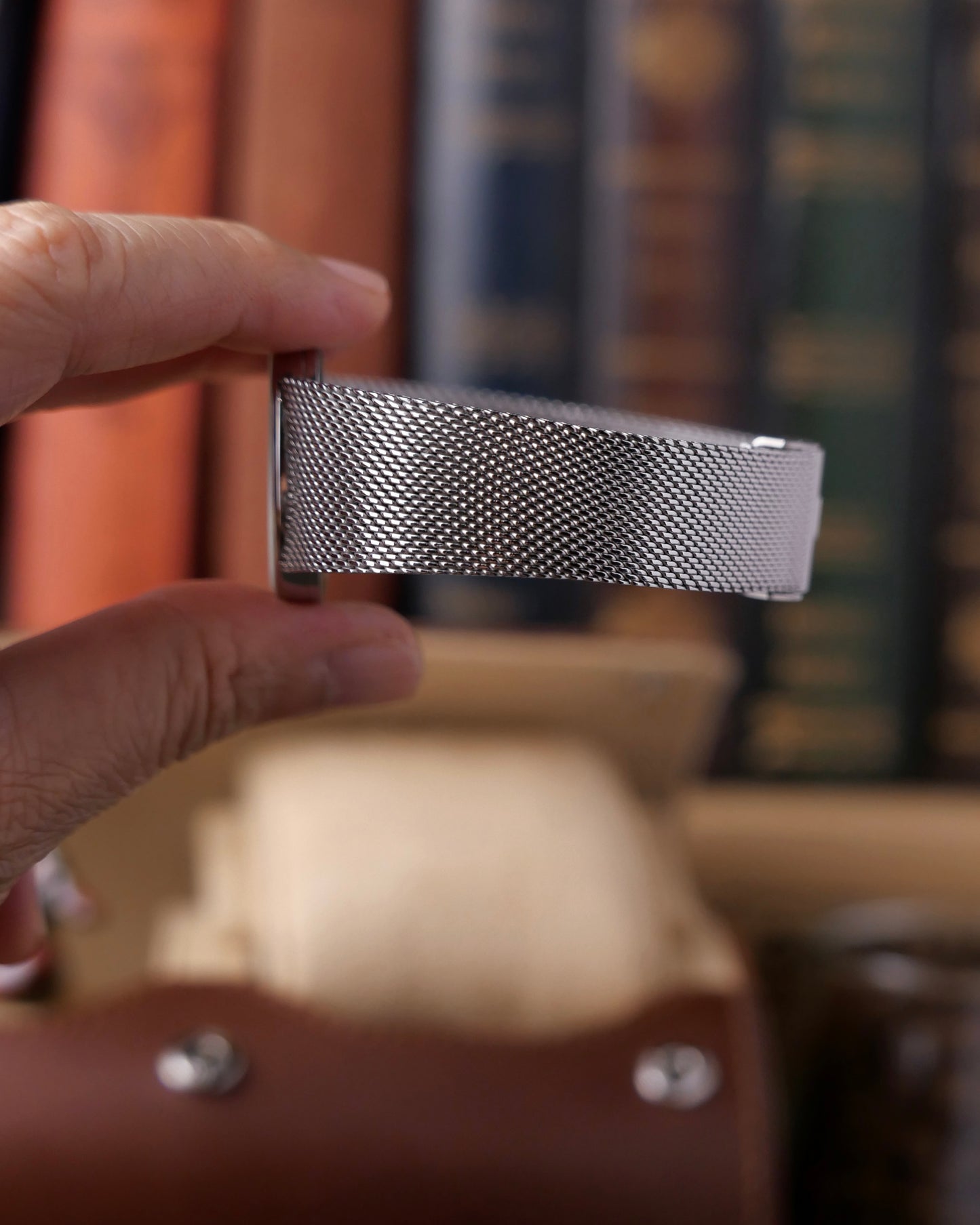 Universal Genève “Silver Ellipse” White Shadow Ref. 817051 (circa 1980s)