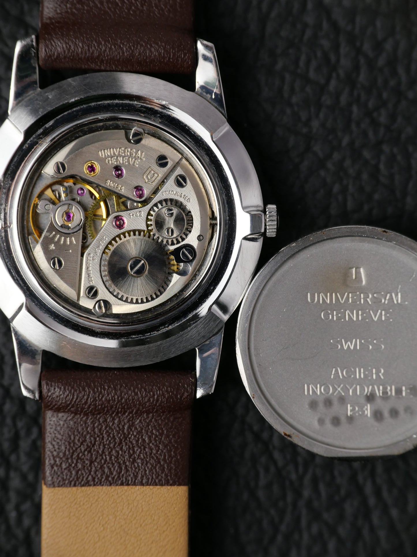 Universal Genève Extra-Plat Brushed Silver Dial Ref. 842.101 (circa late 1960s)