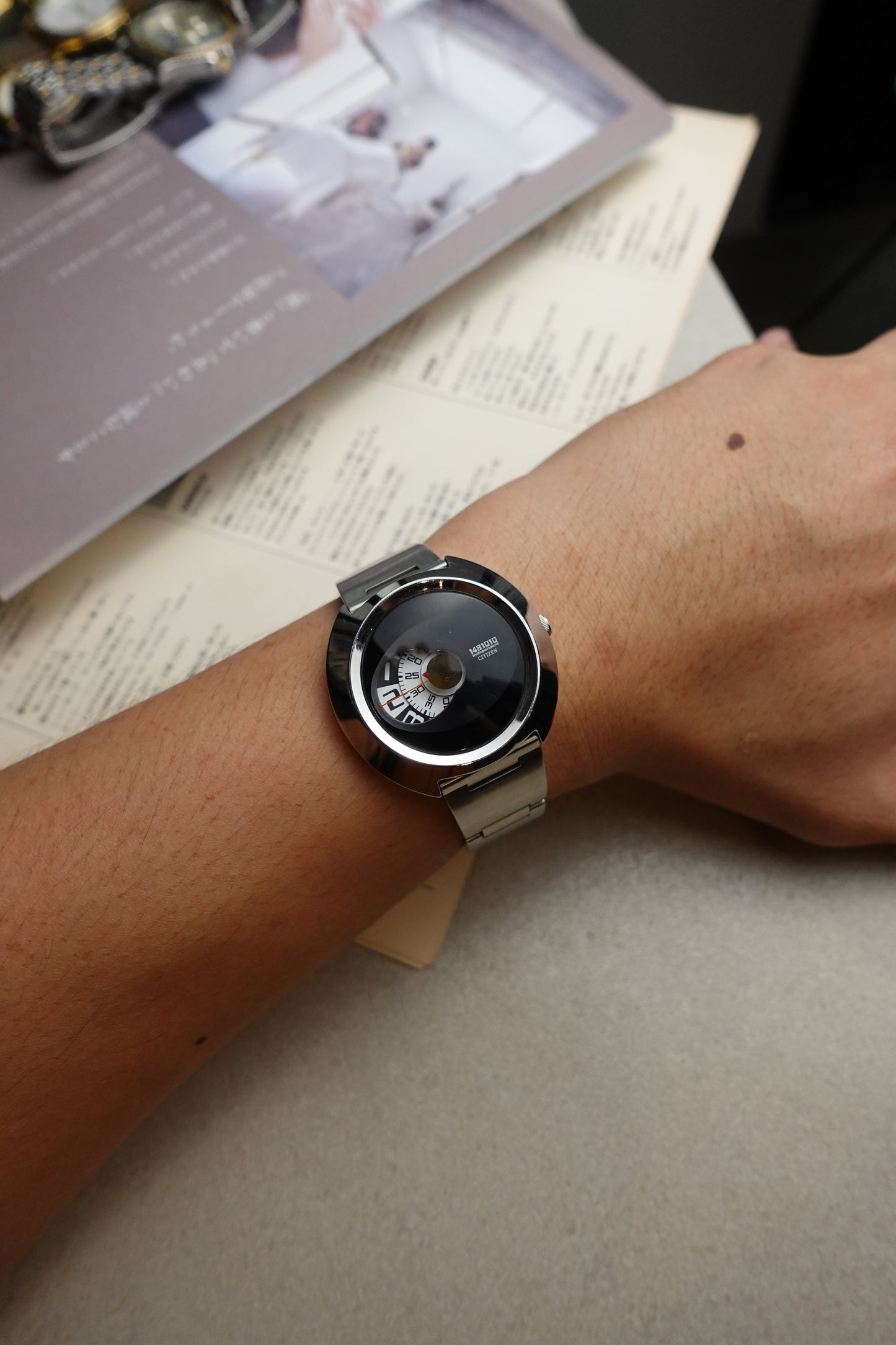 Citizen independent "Jumping Hour" 1481010