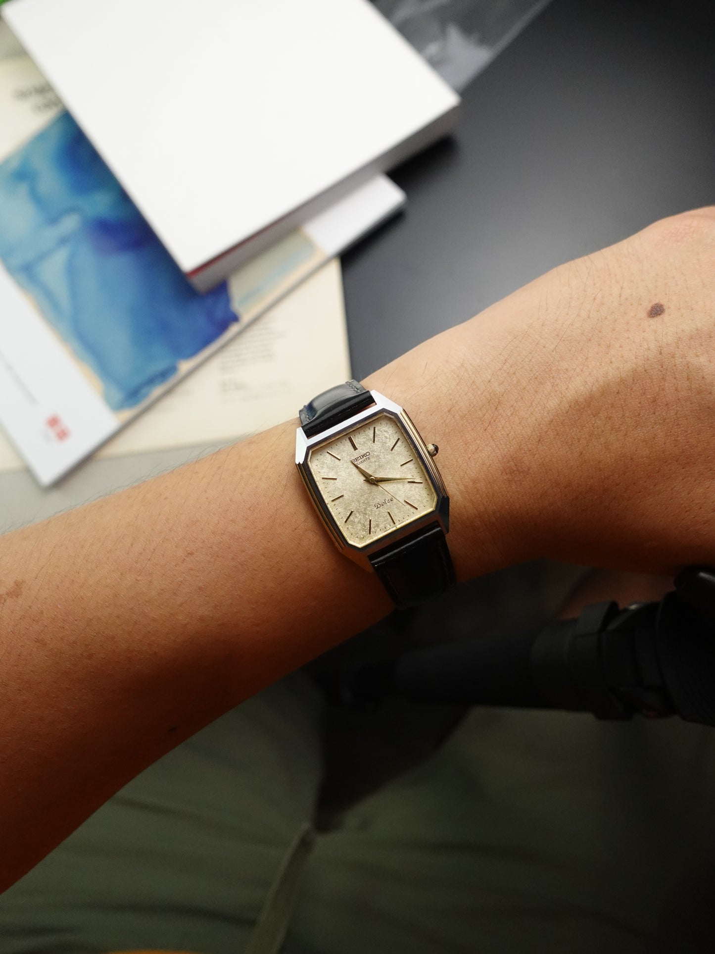 Seiko Dolce Step Bezel with rare 2 tone highlight and ori seiko strap buckle