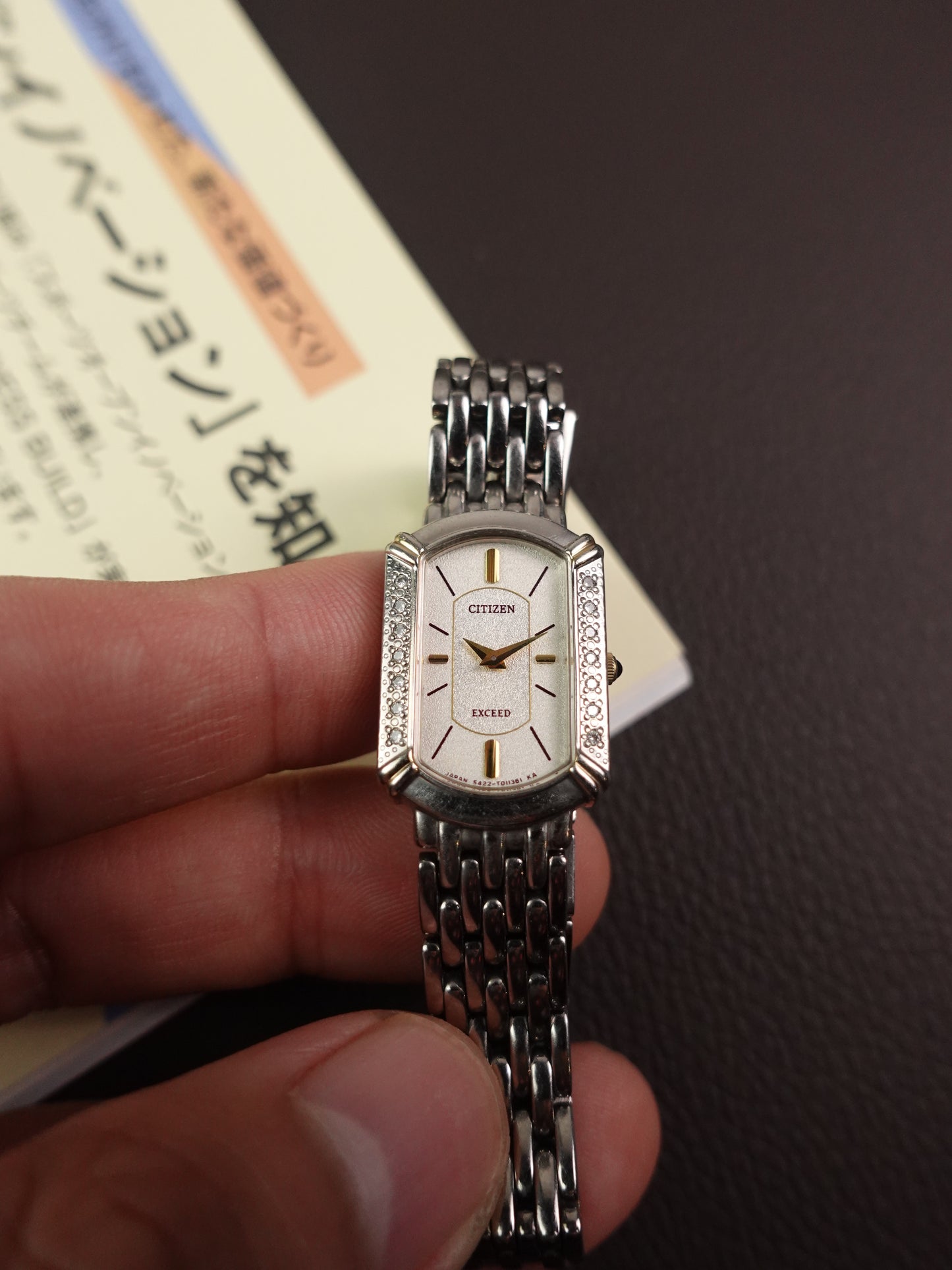 Citizen EXCEED Ladies 5422-T006612 with bezel Gems