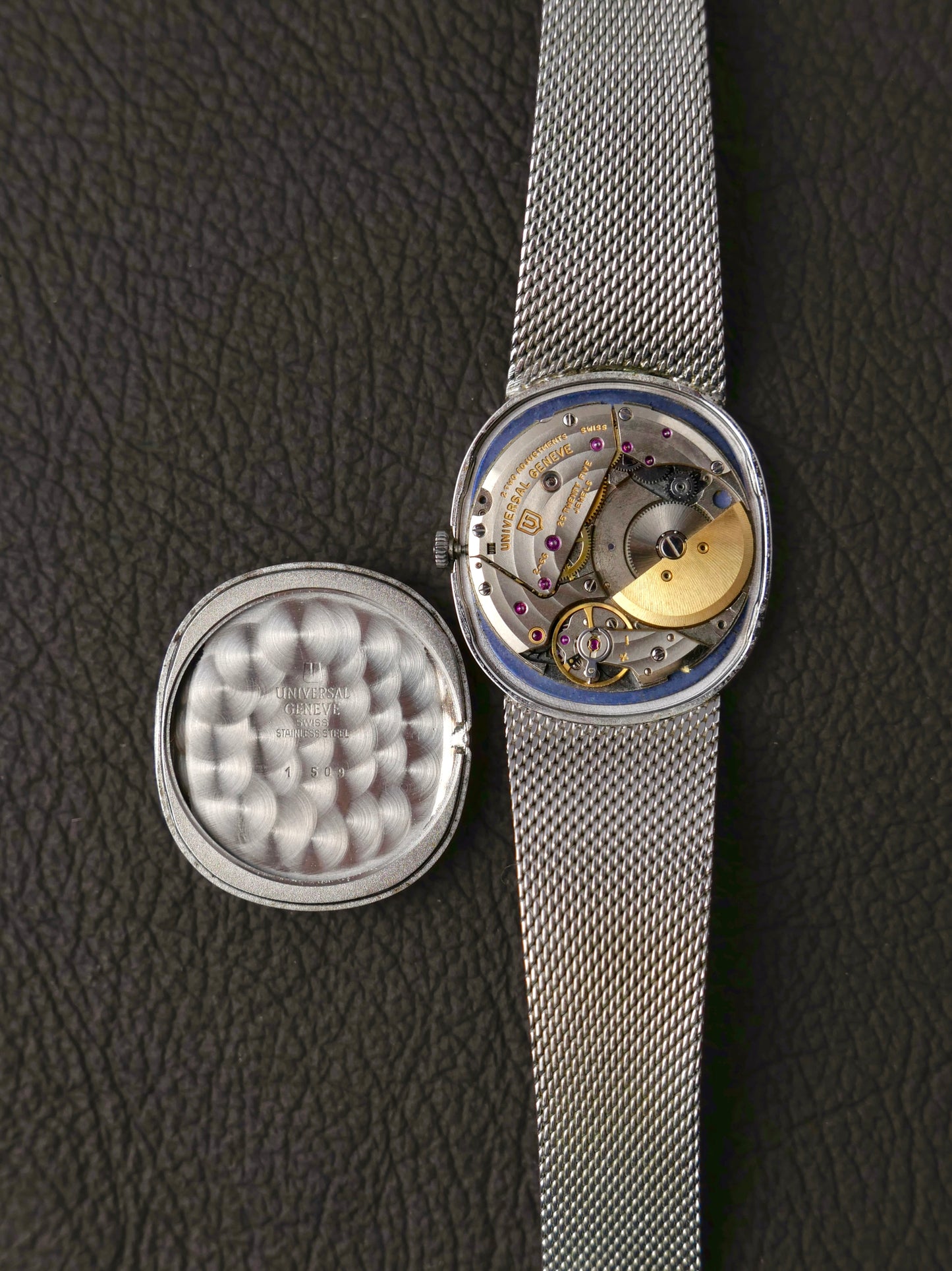 Universal Genève “Blue Ellipse” White Shadow Ref. 866051 (circa 1970s)