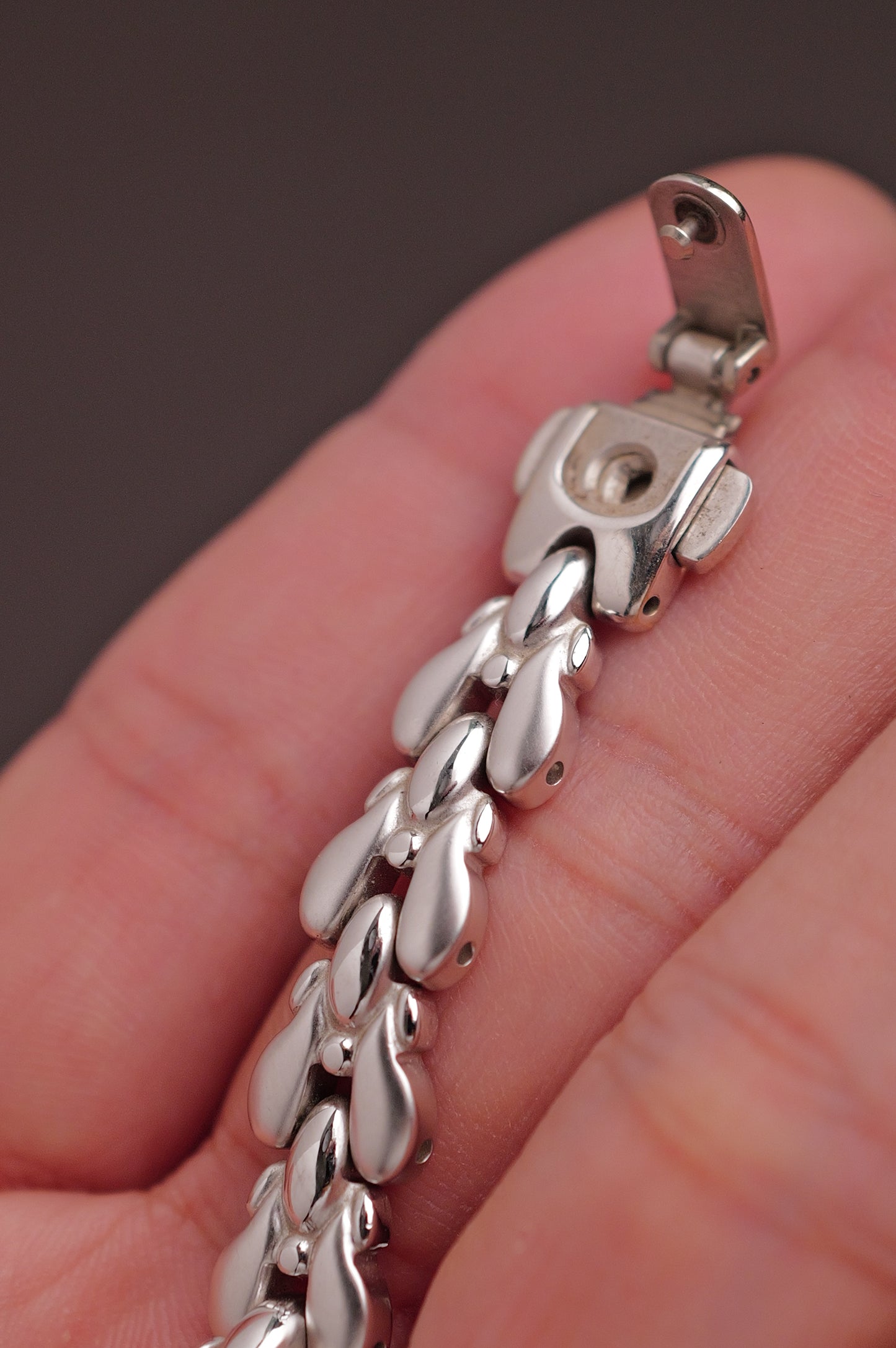 Seiko Exceline Mother of Pearl dial Tear-drop Bracelet Circa.1992