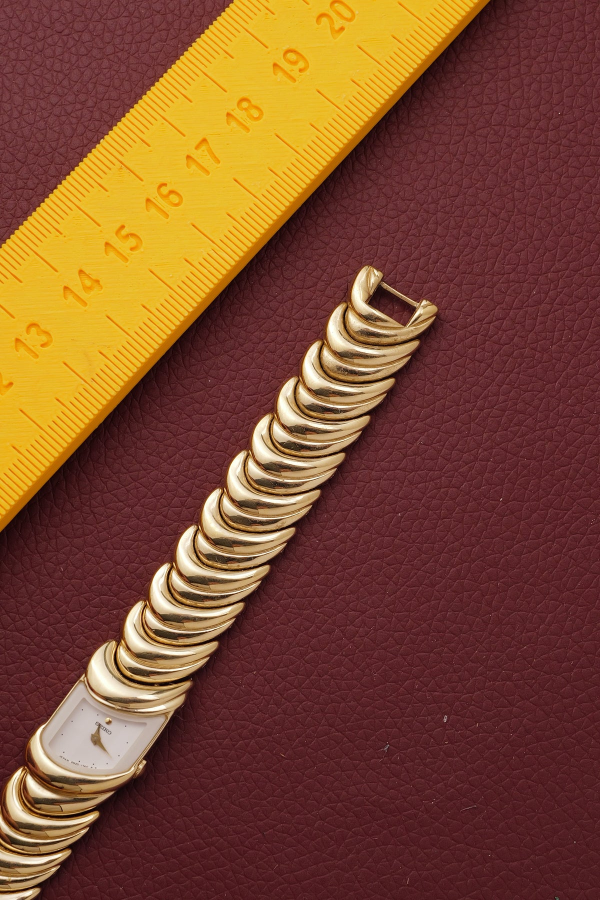 Seiko Quartz "Molten Loop" Circa.1994 (Rare Curation)