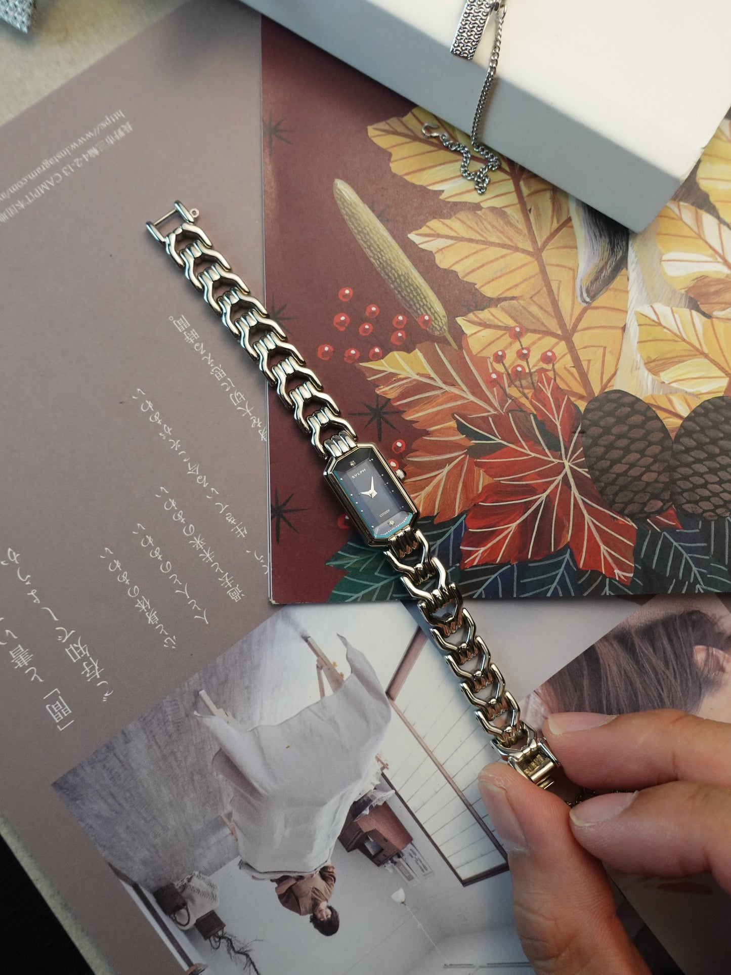 80s Citizen Slyph faceted glass sunburst blue dial