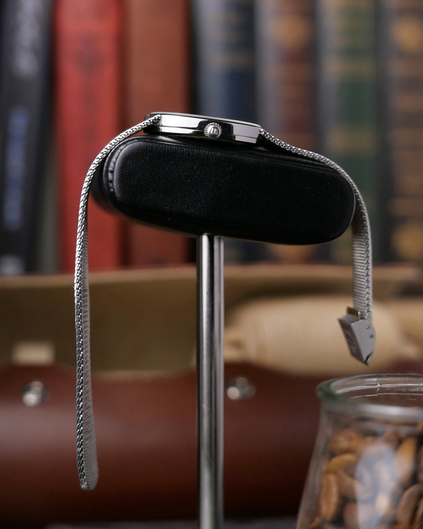 Universal Genève “Silver Ellipse” White Shadow Ref. 817051 (circa 1980s)