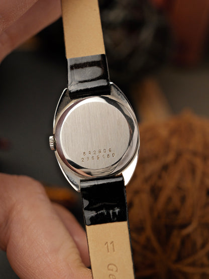 Universal Genève “Lapis” White Shadow Small Ref. 842606 (circa late 1960s)