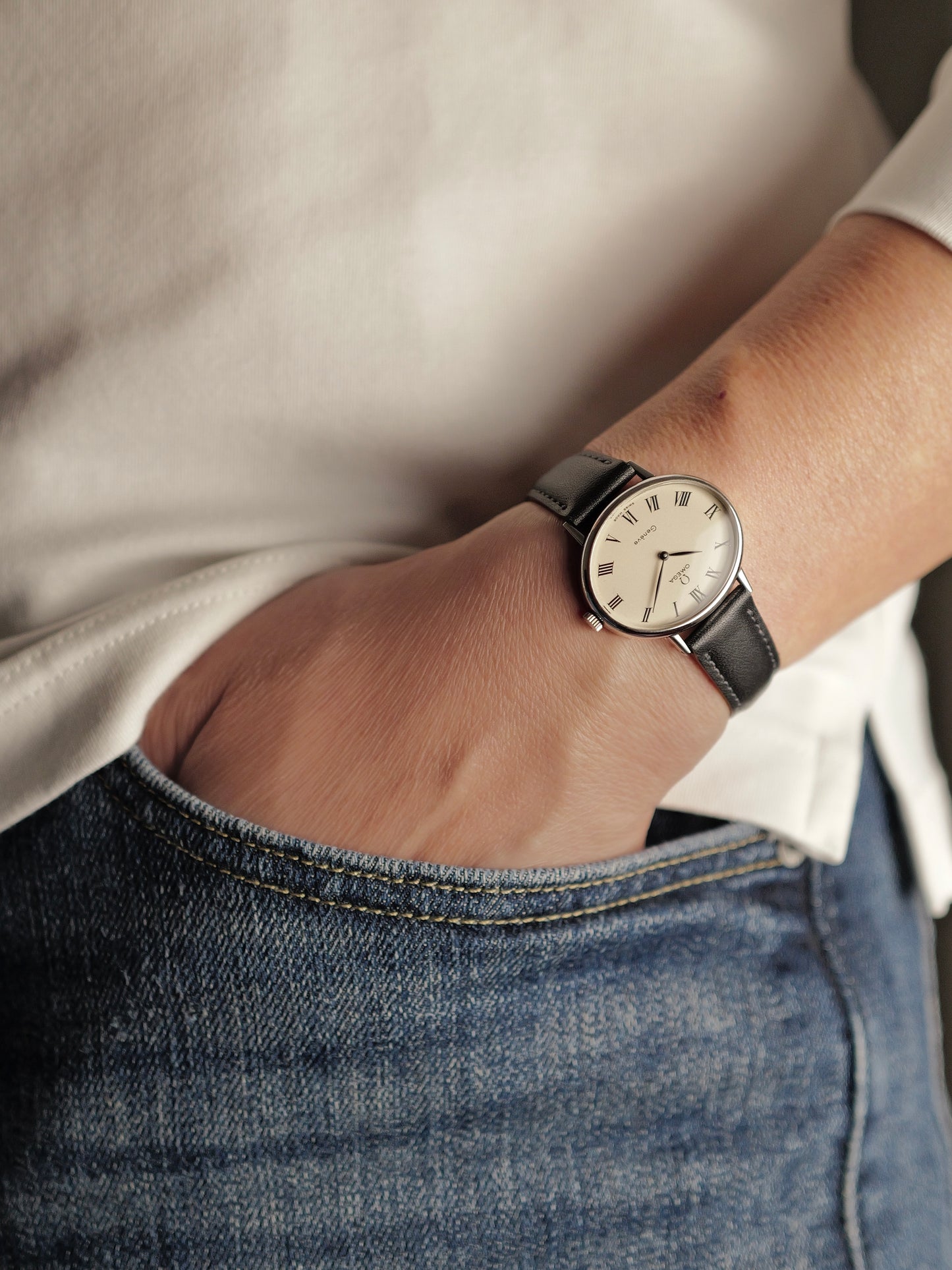 Omega Geneve WG Plated Oval Matte Eggshell Dial Ref. 511.417 (circa 1973)