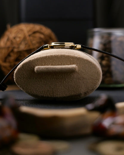 Universal Genève Round “Convertible Cornes de Vache Lugs” Ref. 542678 (Circa 1970s)