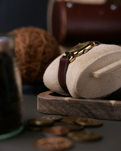 Universal Genève Square “Convertible Cornes de Vache Lugs” Ref. 511627 (Circa 1970s)