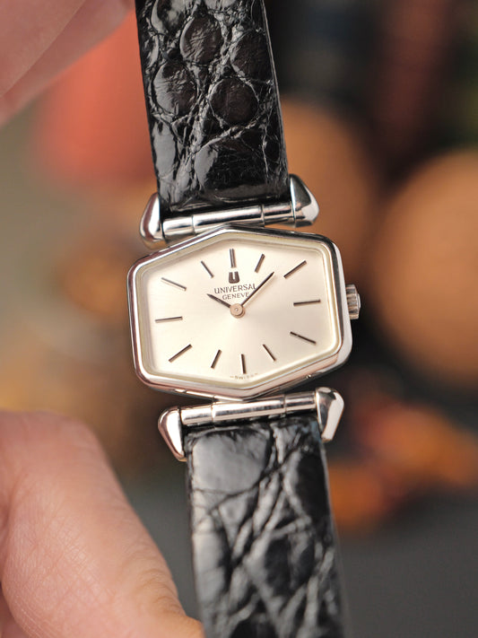 Universal Genève “Elongated Hexagon” Convertible Lugs Ref. 811625 (Circa 1960s)