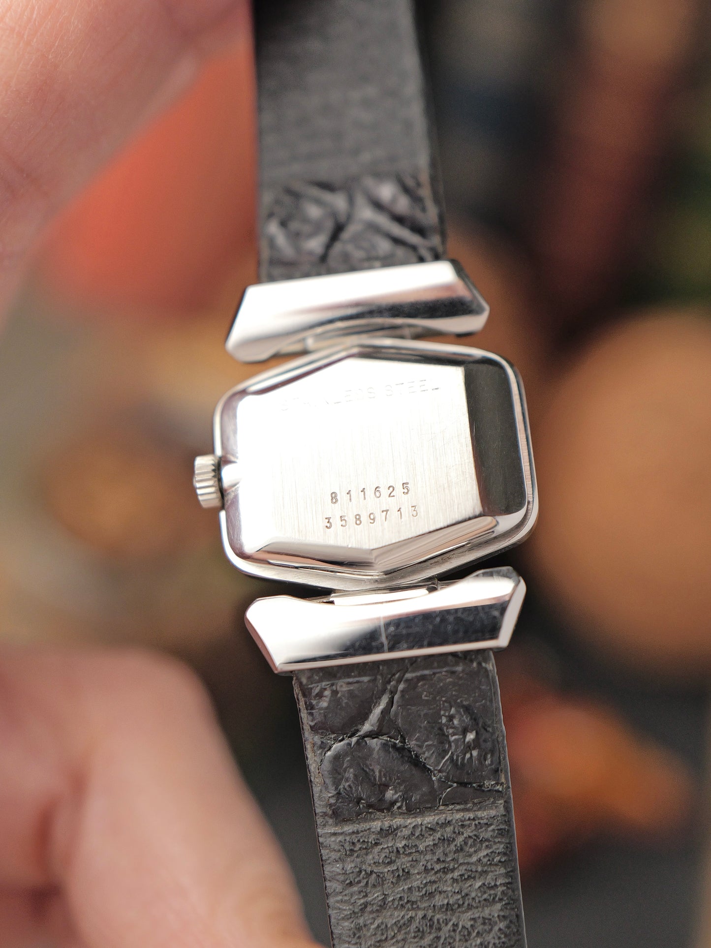 Universal Genève “Elongated Hexagon” Convertible Lugs Ref. 811625 (Circa 1960s)