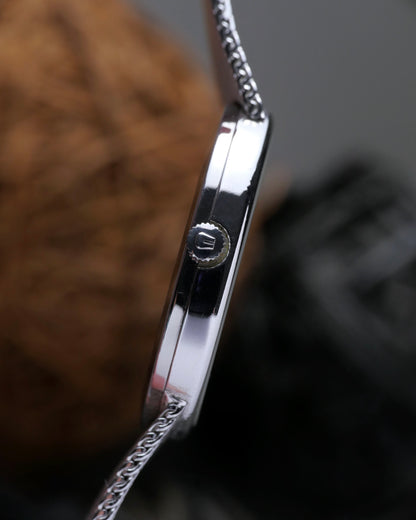 Universal Genève “Blue Ellipse” White Shadow Ref. 866051 (circa 1970s)