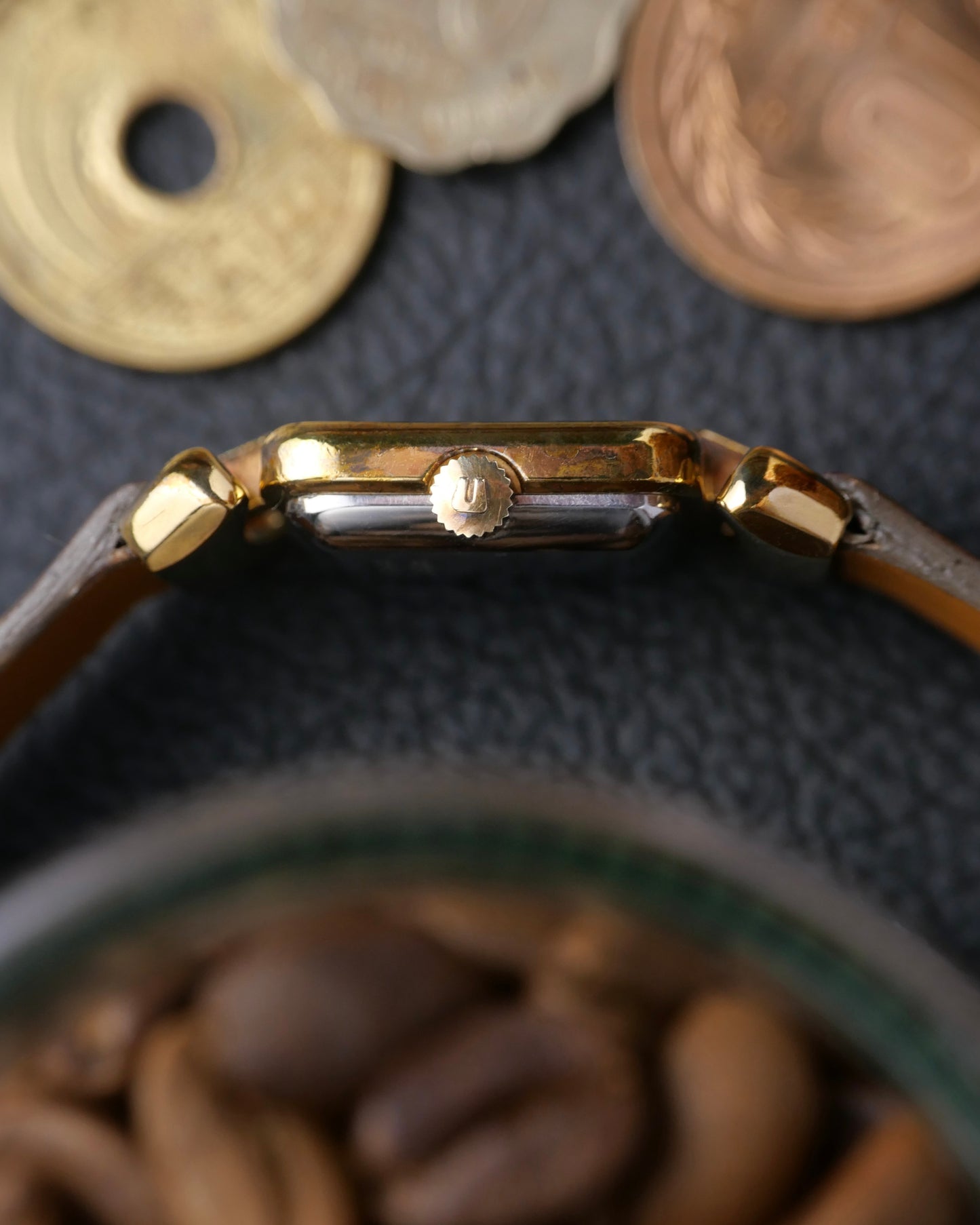 Universal Genève Square “Convertible Cornes de Vache Lugs” Ref. 511627 (Circa 1970s)