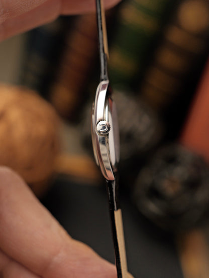 Universal Genève “Lapis” White Shadow Small Ref. 842606 (circa late 1960s)