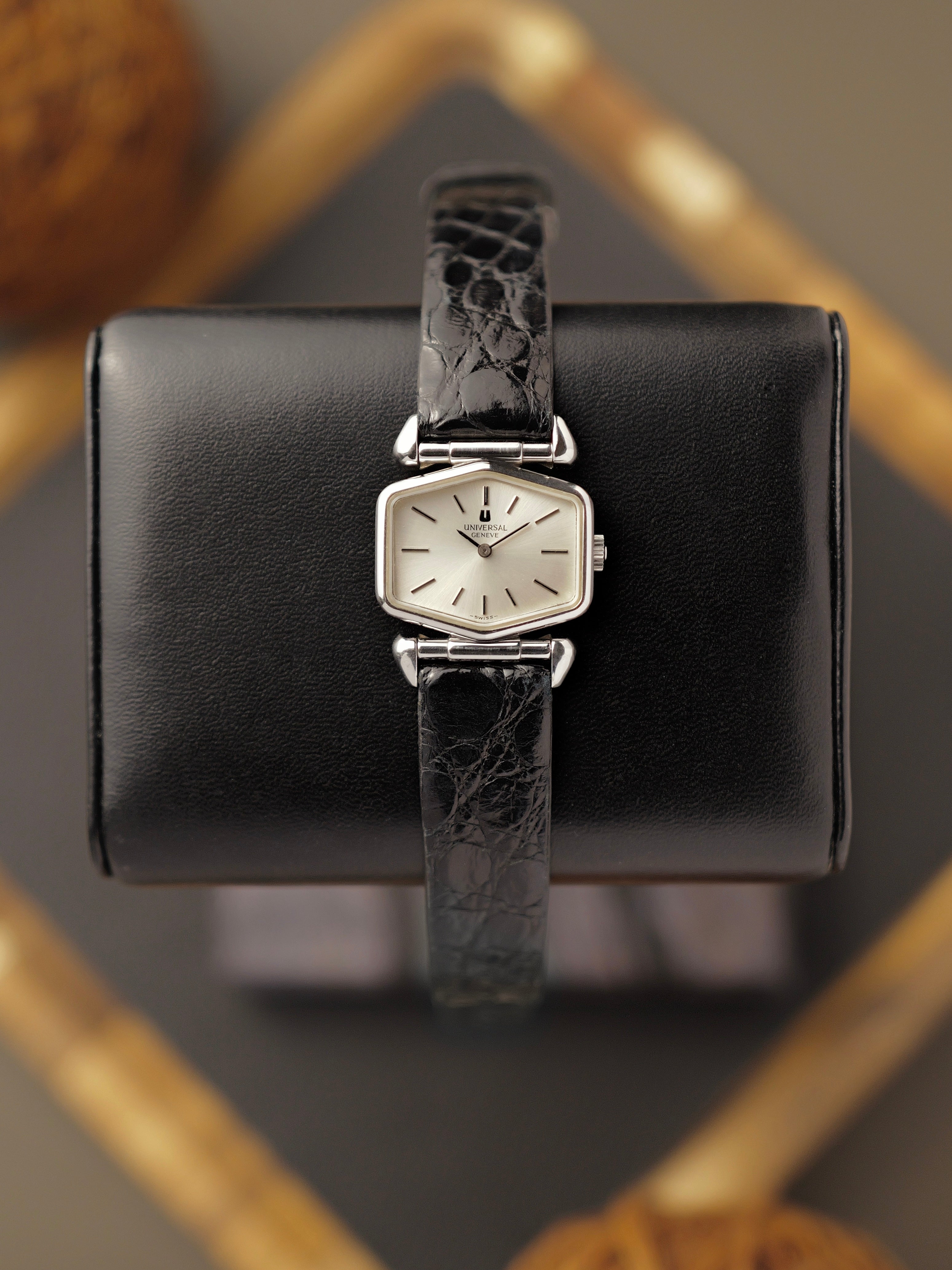 Universal Genève “Elongated Hexagon” Convertible Lugs Ref. 811625