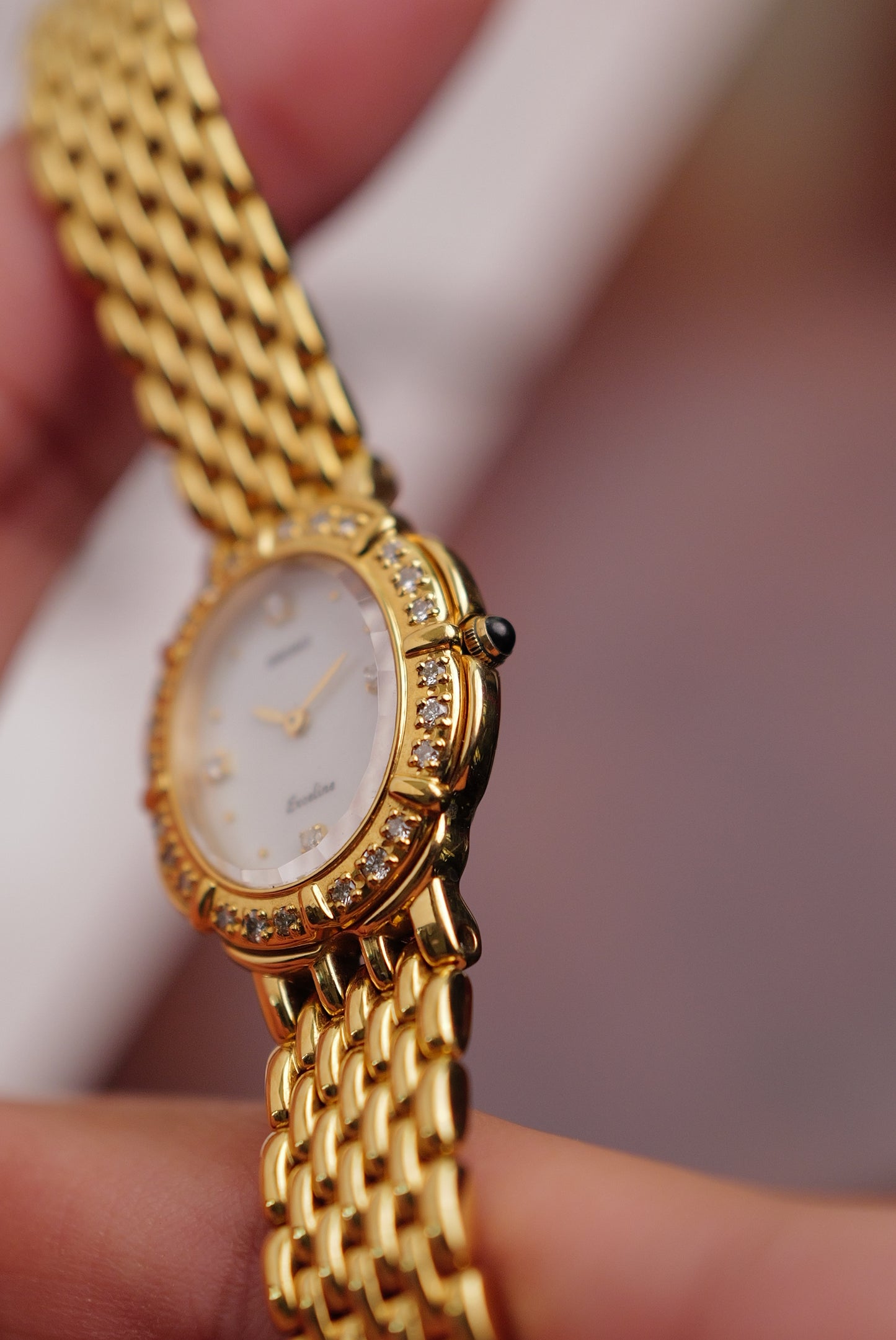 Seiko Exceline "Diamond Petal" Mother of Pearl Dial Circa. 1990s