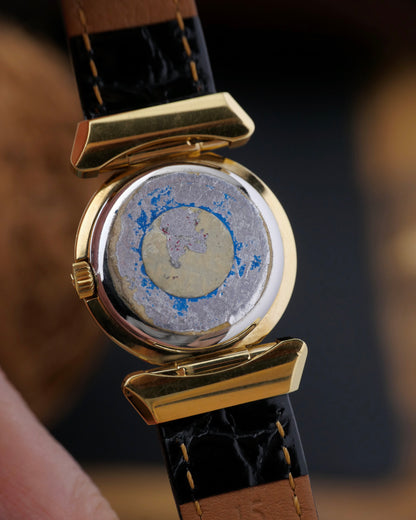 Universal Genève Round “Convertible Cornes de Vache Lugs” Ref. 542678 (Circa 1970s)