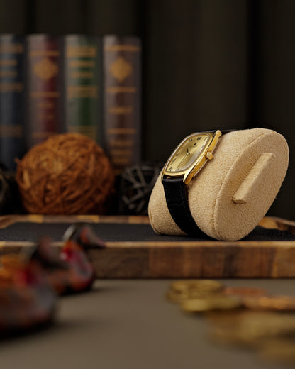 Universal Genève “Tonneau” Ref. 542137 (Circa 1970s)