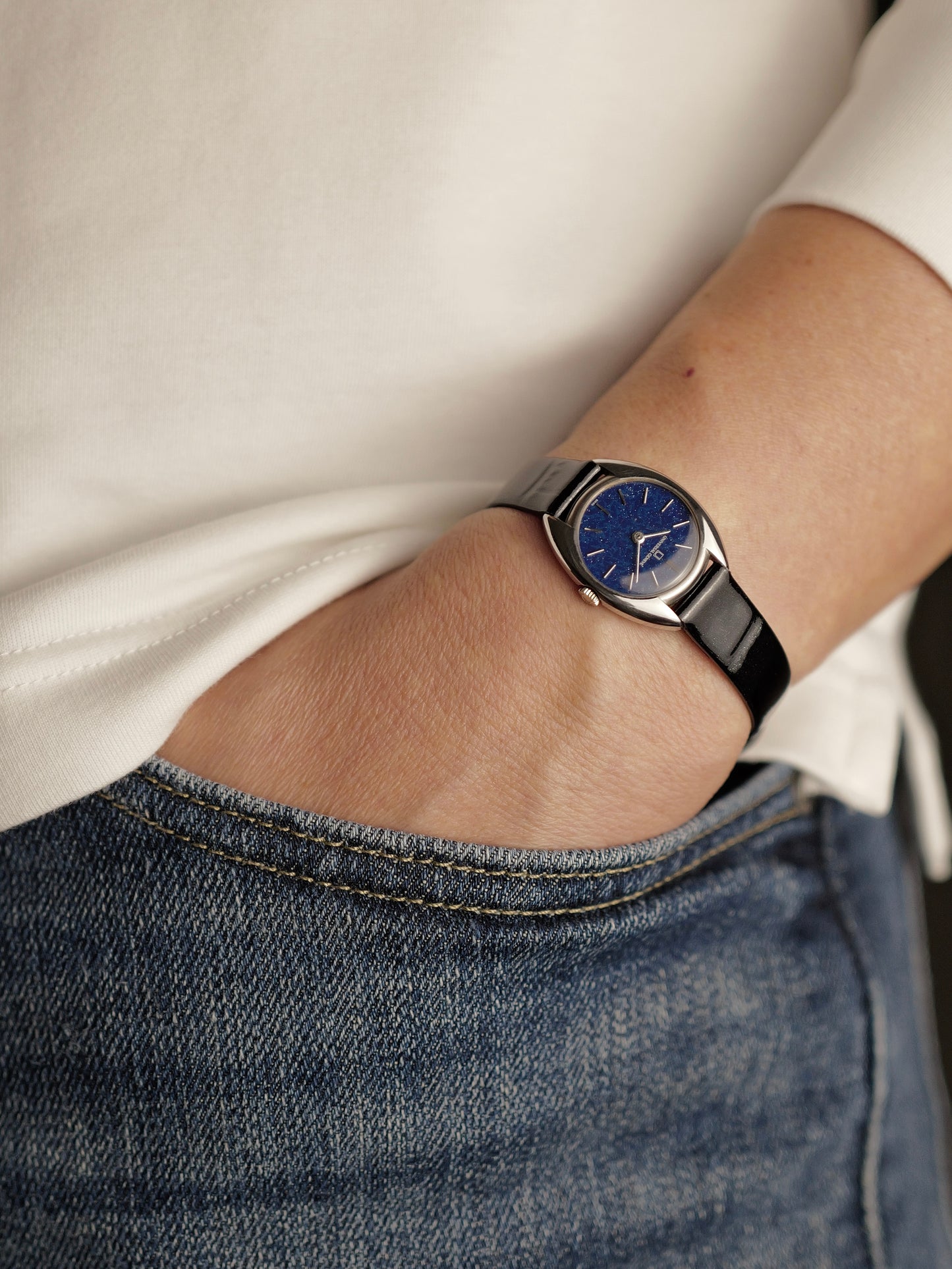 Universal Genève “Lapis” White Shadow Small Ref. 842606 (circa late 1960s)