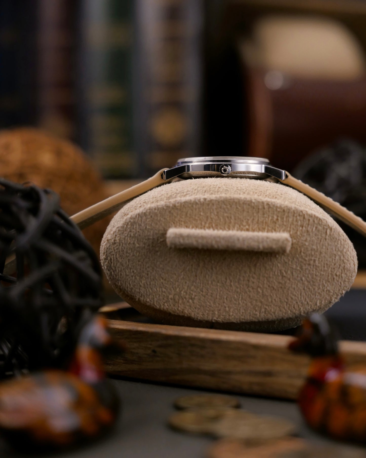 Milus Lapis Lazuli Stone Dial Steel J10.254-08