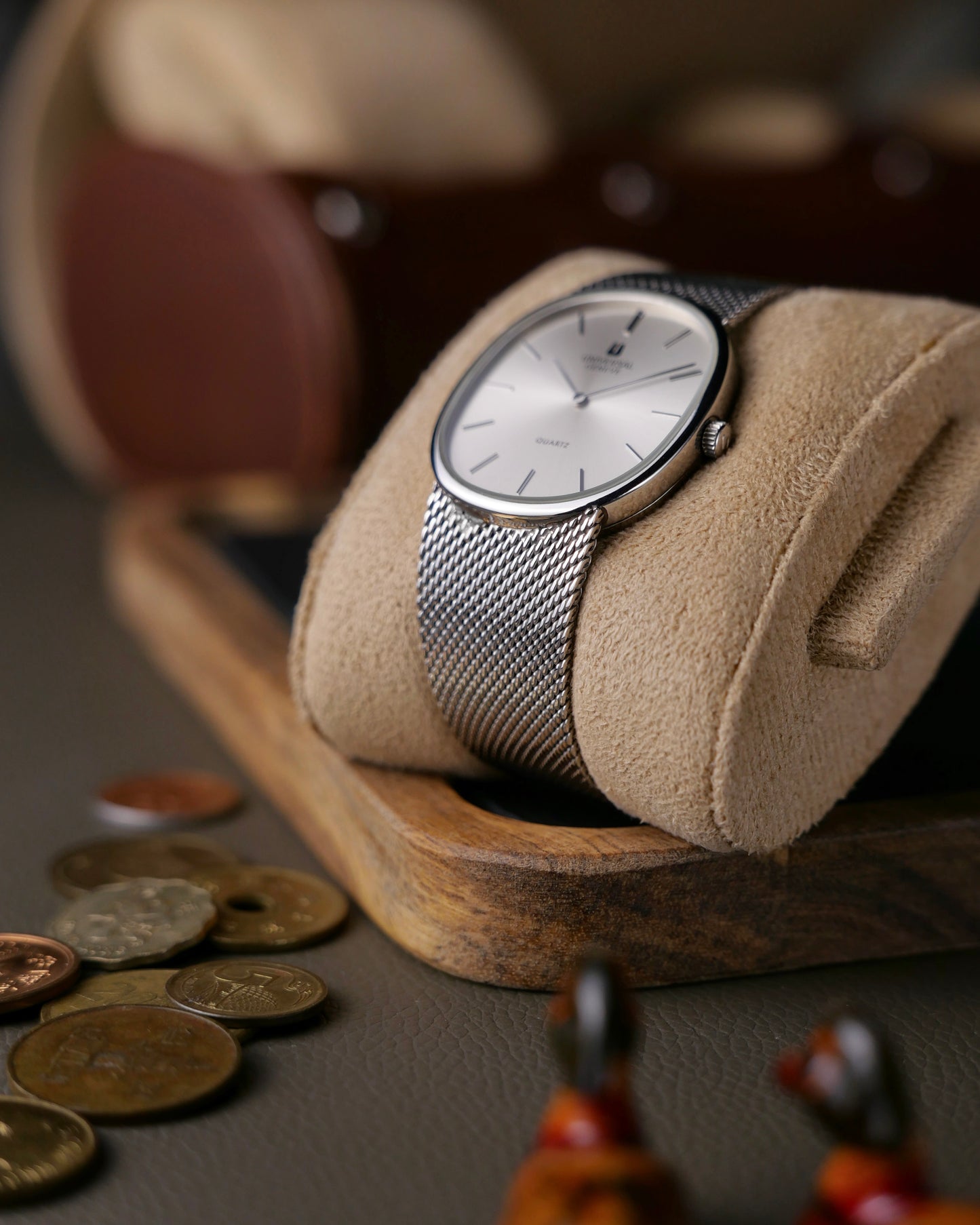 Universal Genève “Silver Ellipse” White Shadow Ref. 817051 (circa 1980s)