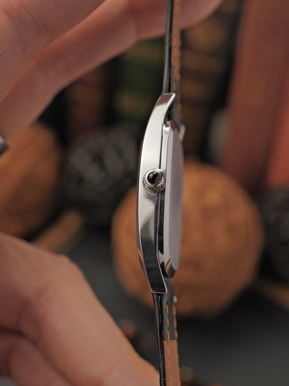 Omega De Ville Tonneau Ellipse Roman Ref. 111.0131 (circa 1975)