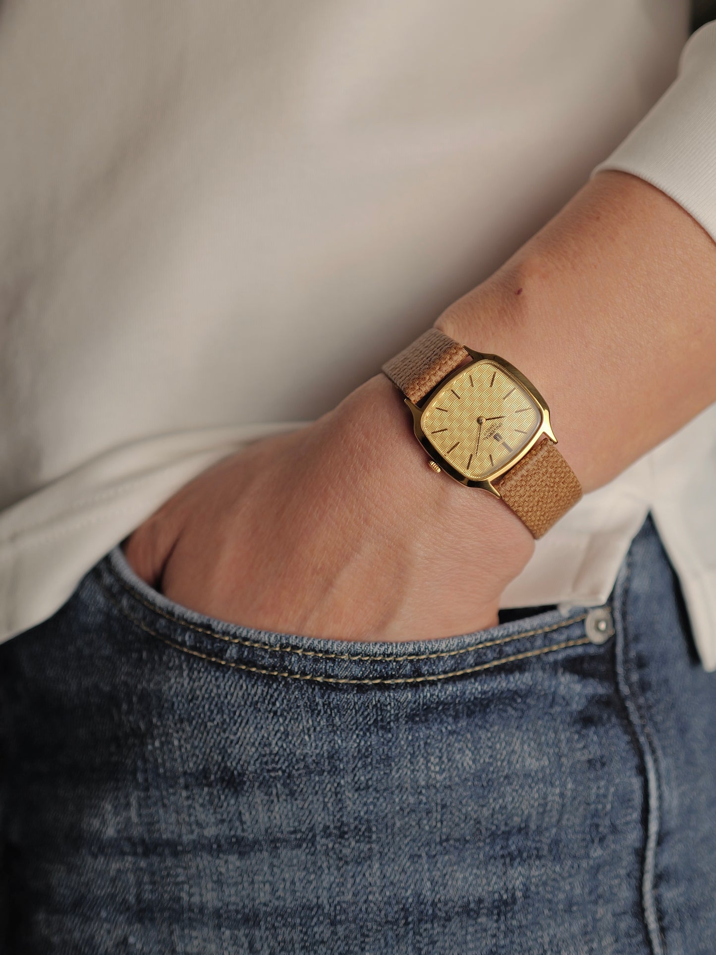 Universal Genève “TV Wave Dial” 16K Plated Ref. 542640 (circa early 1970s)