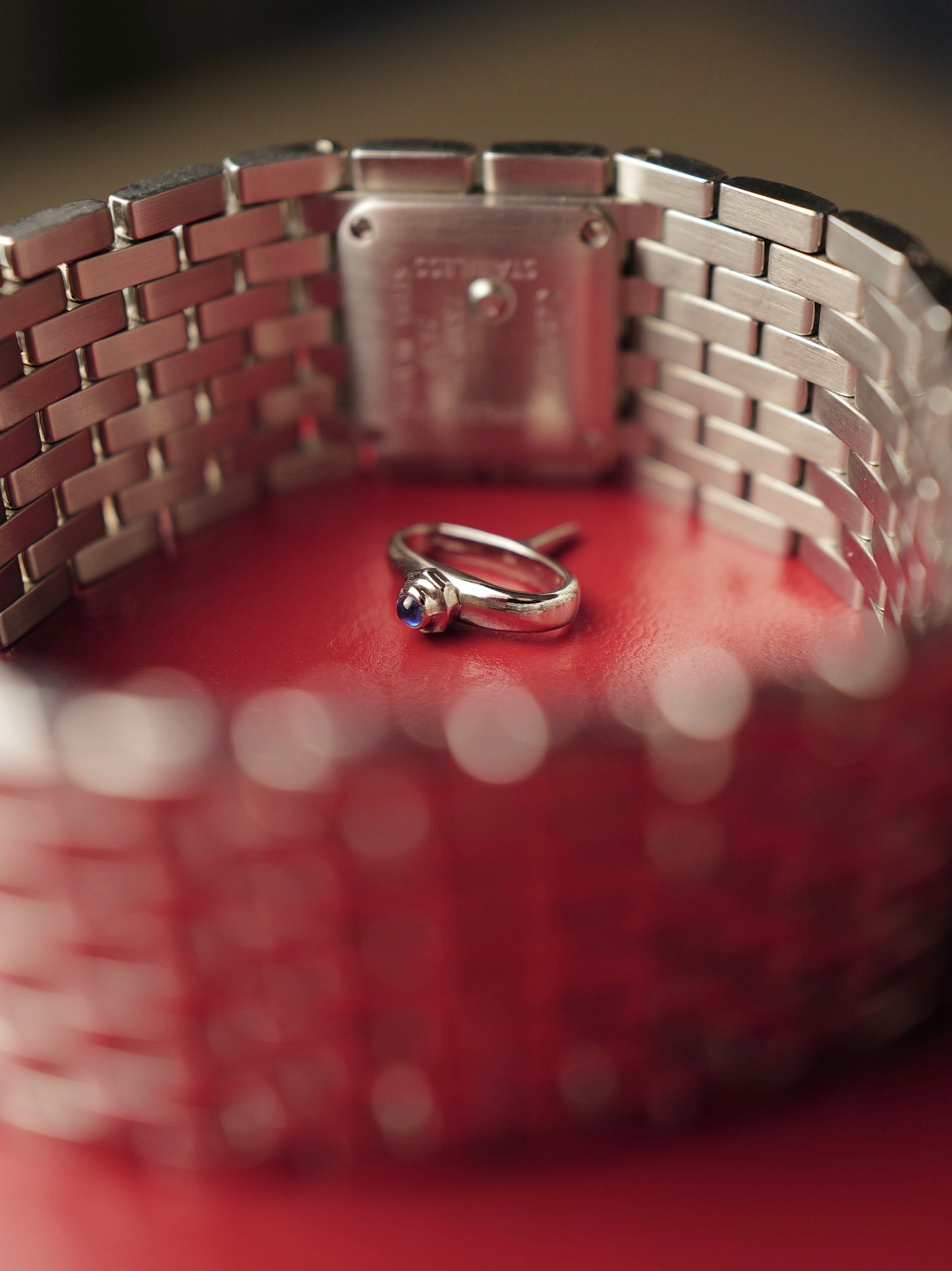 Cartier Pantheré Ruban Mother of Pearl w/ Partial Set Ref. 2420 (circa 2000s)