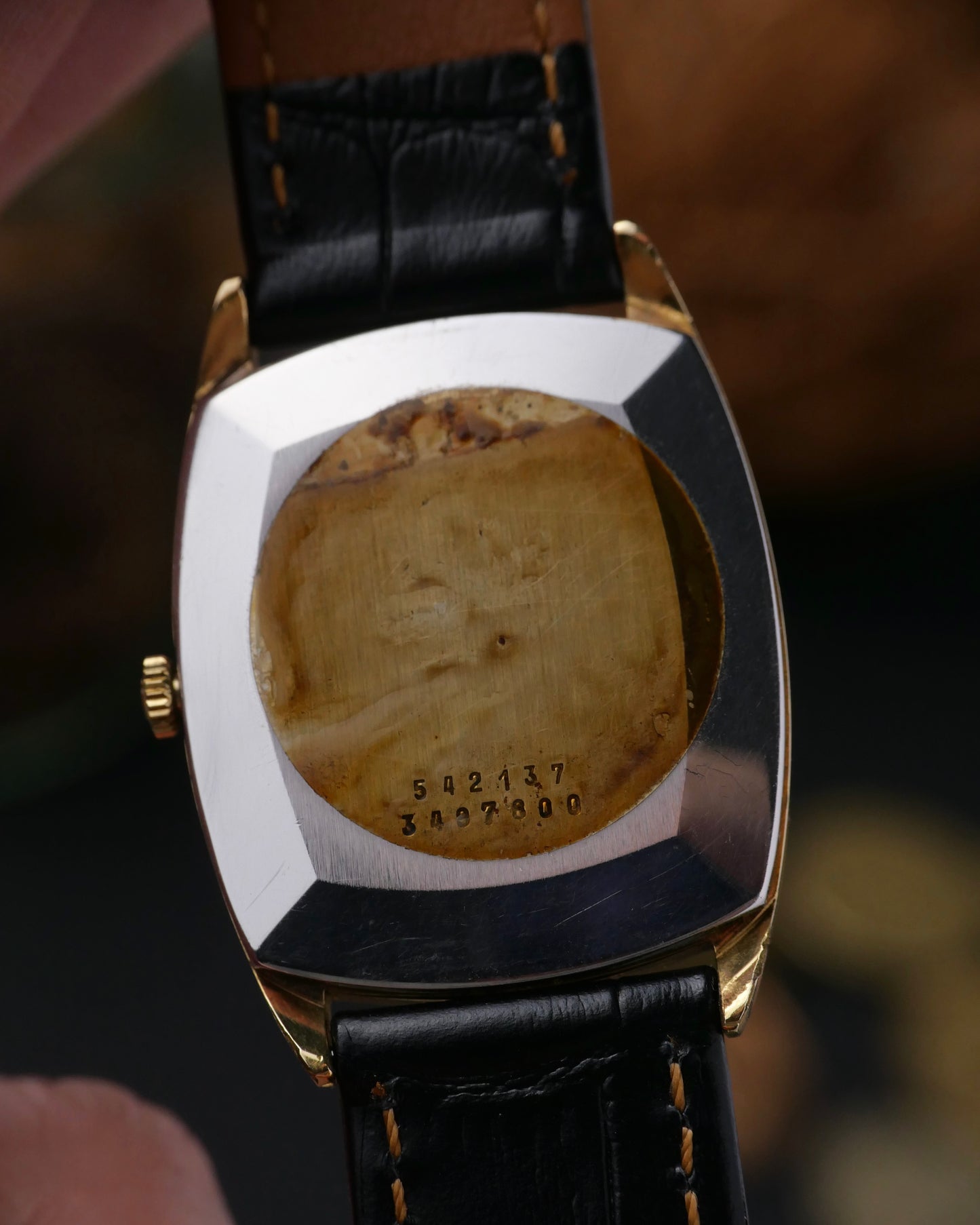 Universal Genève “Tonneau” Ref. 542137 (Circa 1970s)