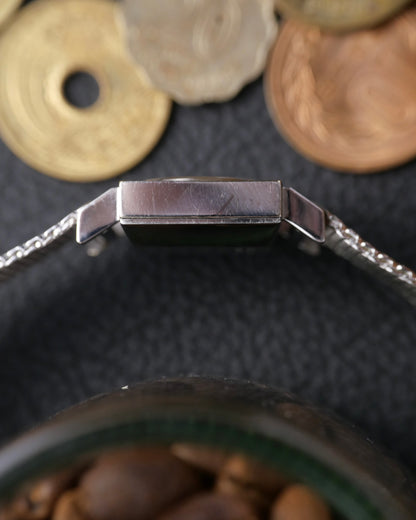 Universal Genève “Clous de Paris Rectangle” Ref. 710608 (Circa late 60s/early 70s)