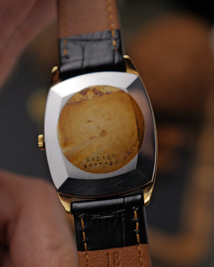 Universal Genève “Tonneau” Ref. 542137 (Circa 1970s)