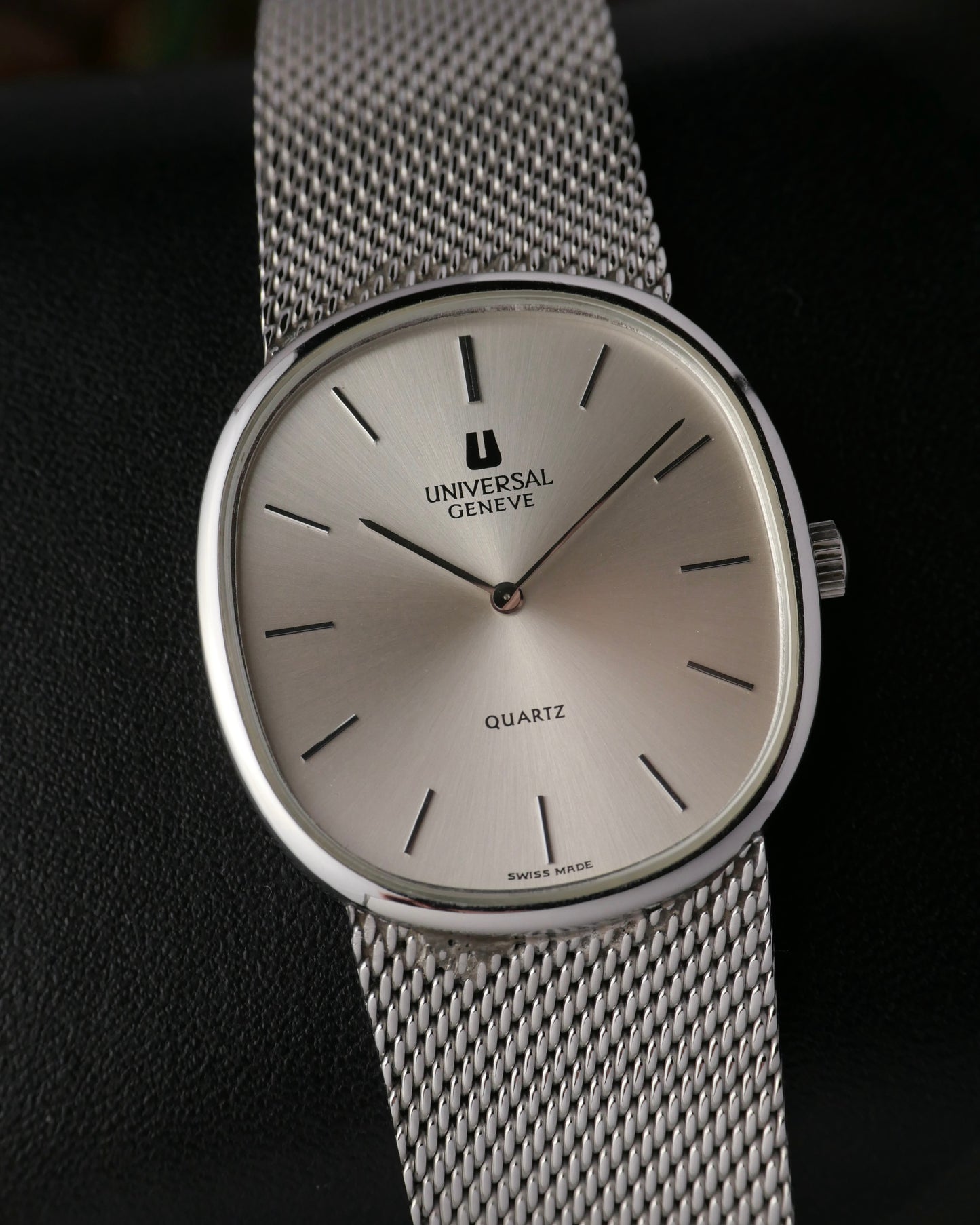 Universal Genève “Silver Ellipse” White Shadow Ref. 817051 (circa 1980s)