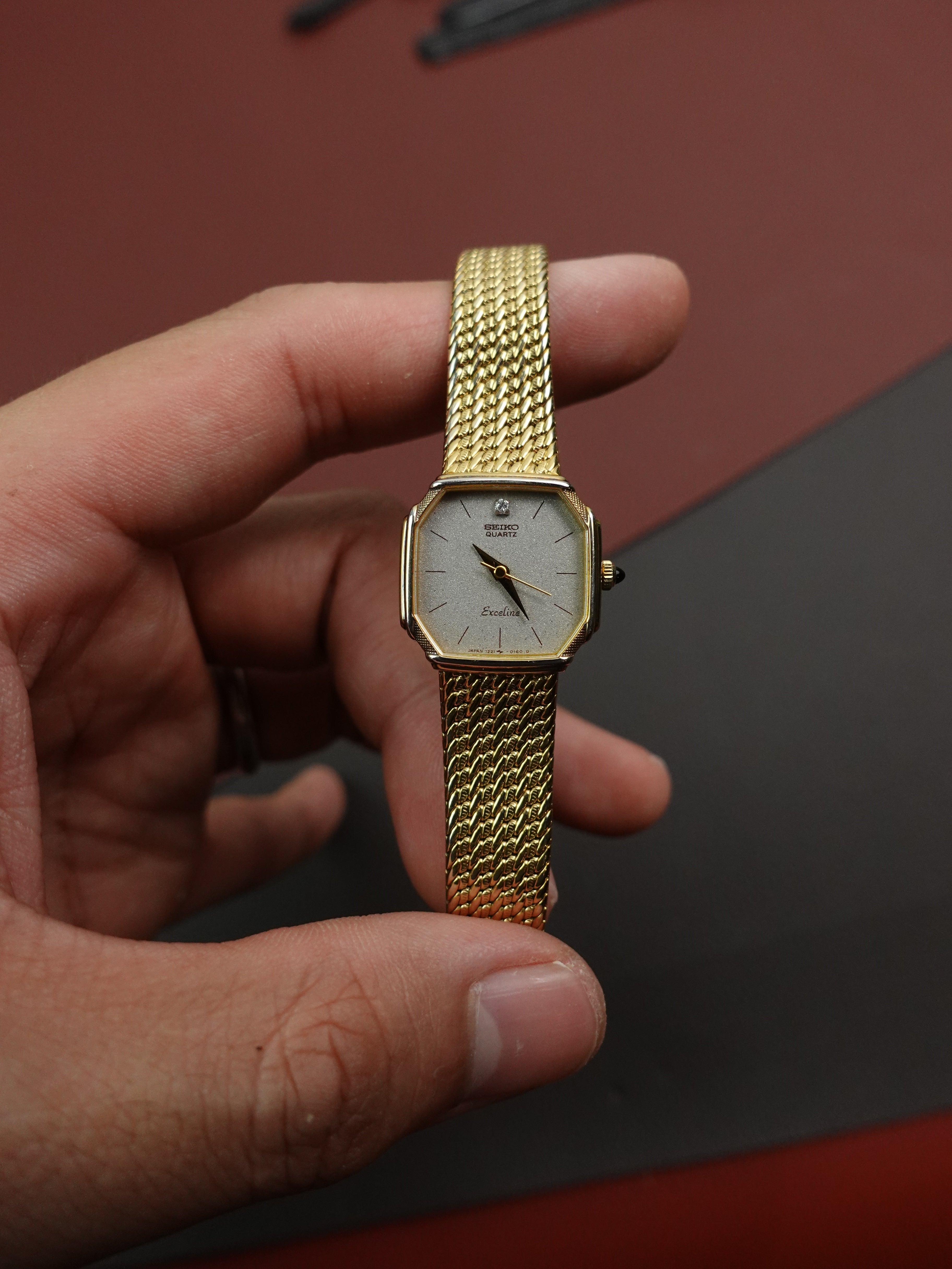 Seiko Exceline Gold integrated bracelet (grey dial) 1221-5080 – My