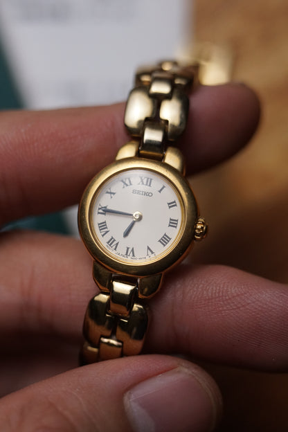 Seiko Bracelet Gold with roman numeral dial #240238