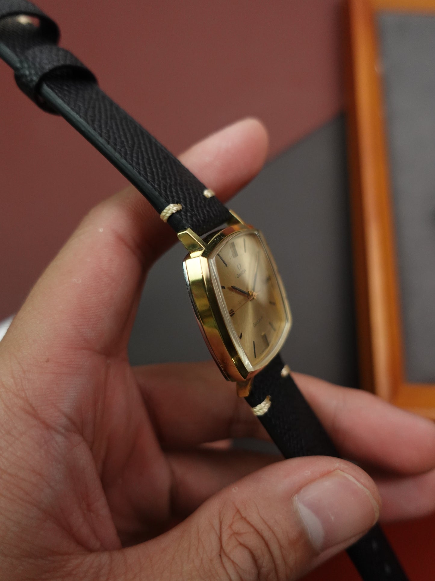 1960s Men's Omega Geneve TV case Cal.500 Manual winding