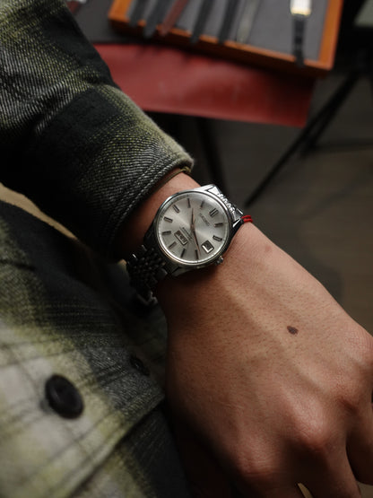 Seiko Business Week Dater with original bracelet 6206-8190 Circa. 1960s
