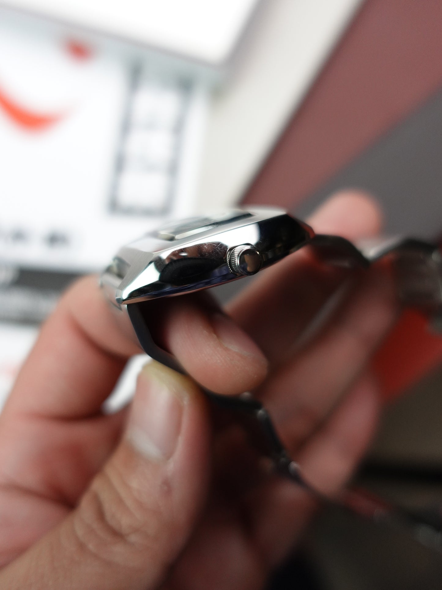 Citizen 1481010 independent Jumping hour quartz Special White edition with original Box