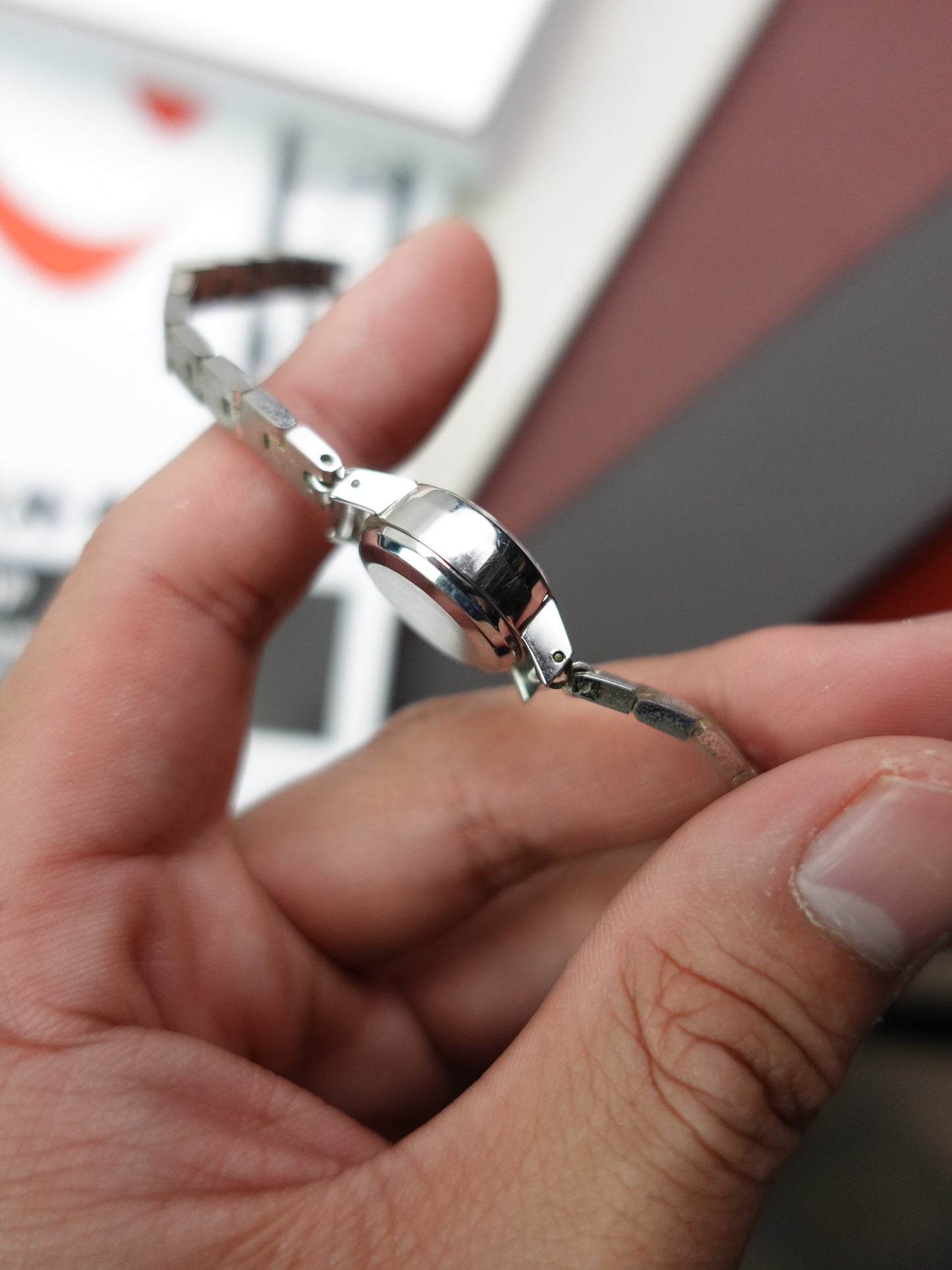 1970s Cocktail Omega De ville with faceted Glass dome Cal.485