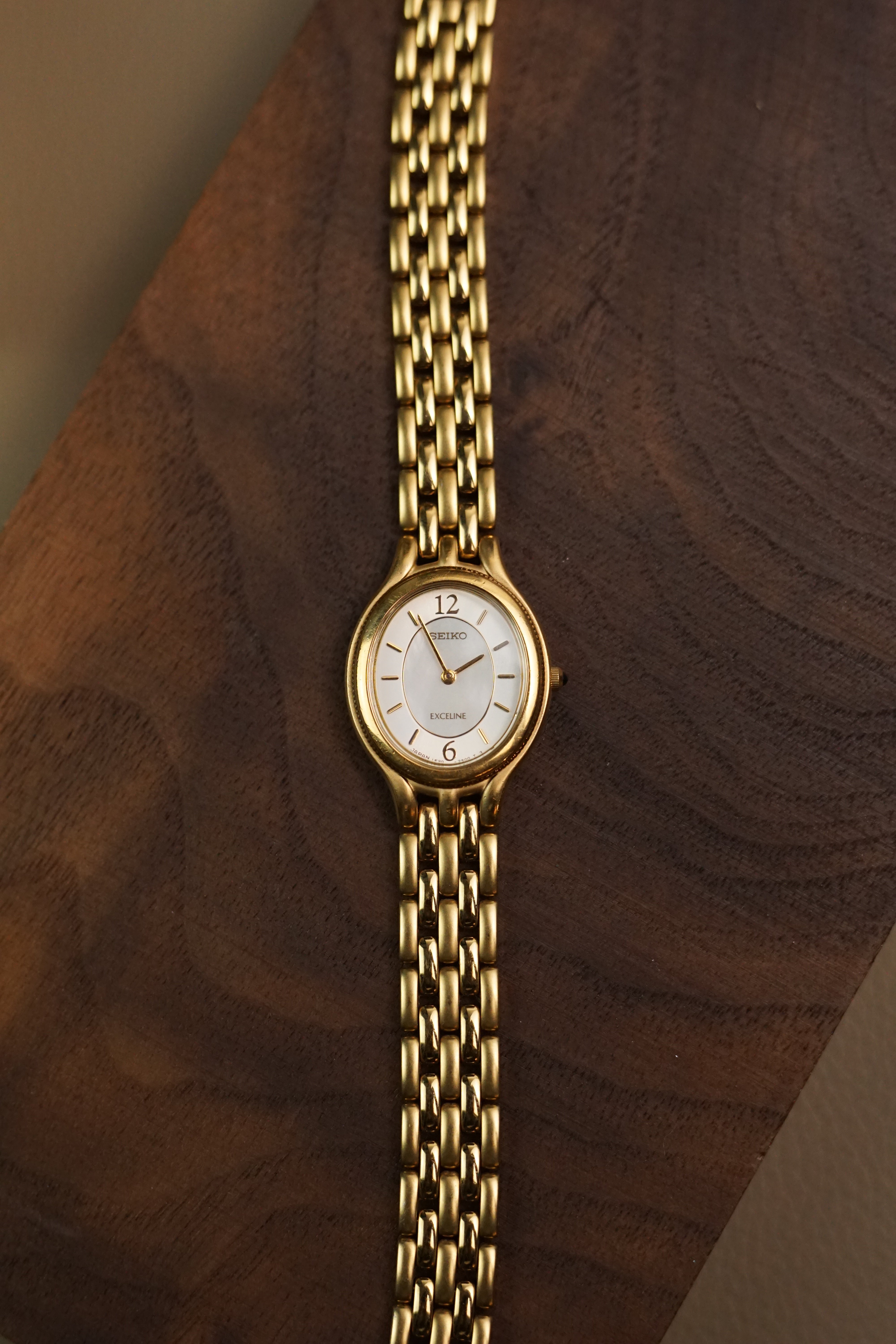 Seiko Exceline Mother of Pearl Gold 1f20-6g90 – My First Vintage