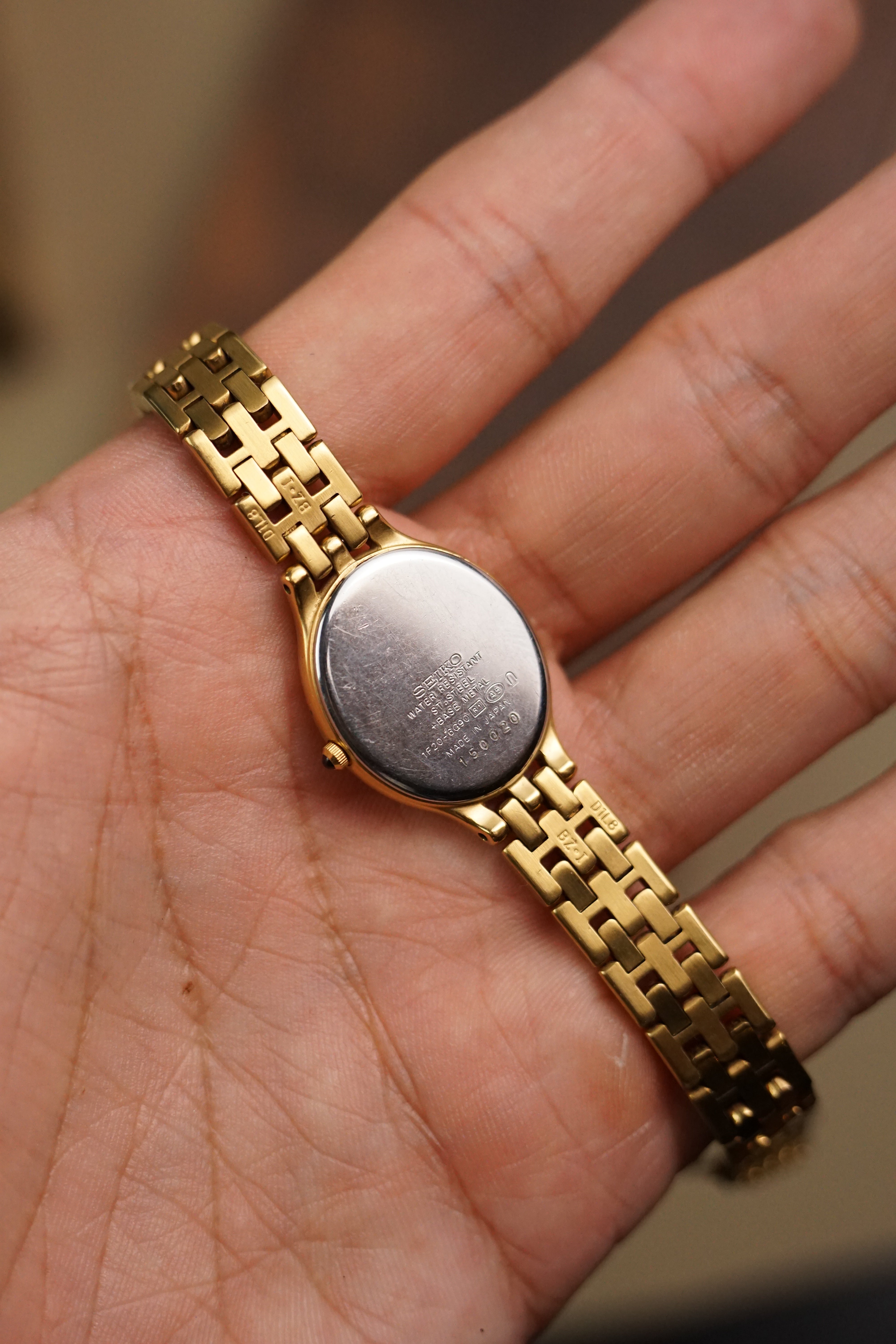 Seiko Exceline Mother of Pearl Gold 1f20-6g90 – My First Vintage