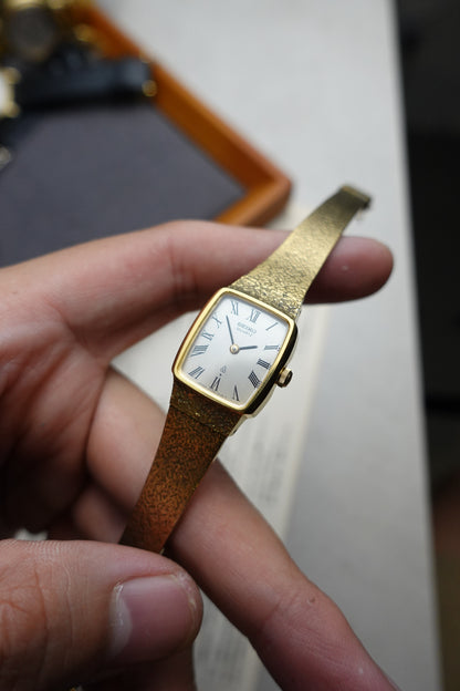 80s Seiko Quartz Bracelet with original box & instruction #228