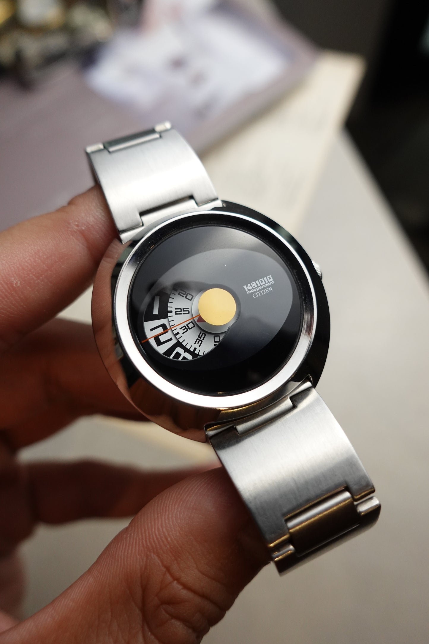 Citizen independent "Jumping Hour" 1481010