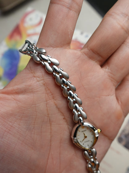 Seiko Exceline with Mother of Pearl Dial with 2 case diamonds #530