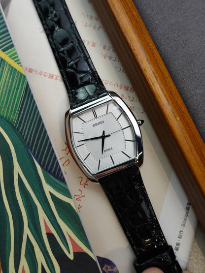 99' Seiko Dolce with original box, instruction and warranty #534