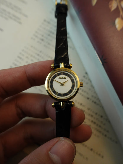 Gucci Classic T-Lugs ladies roman numeral swiss made