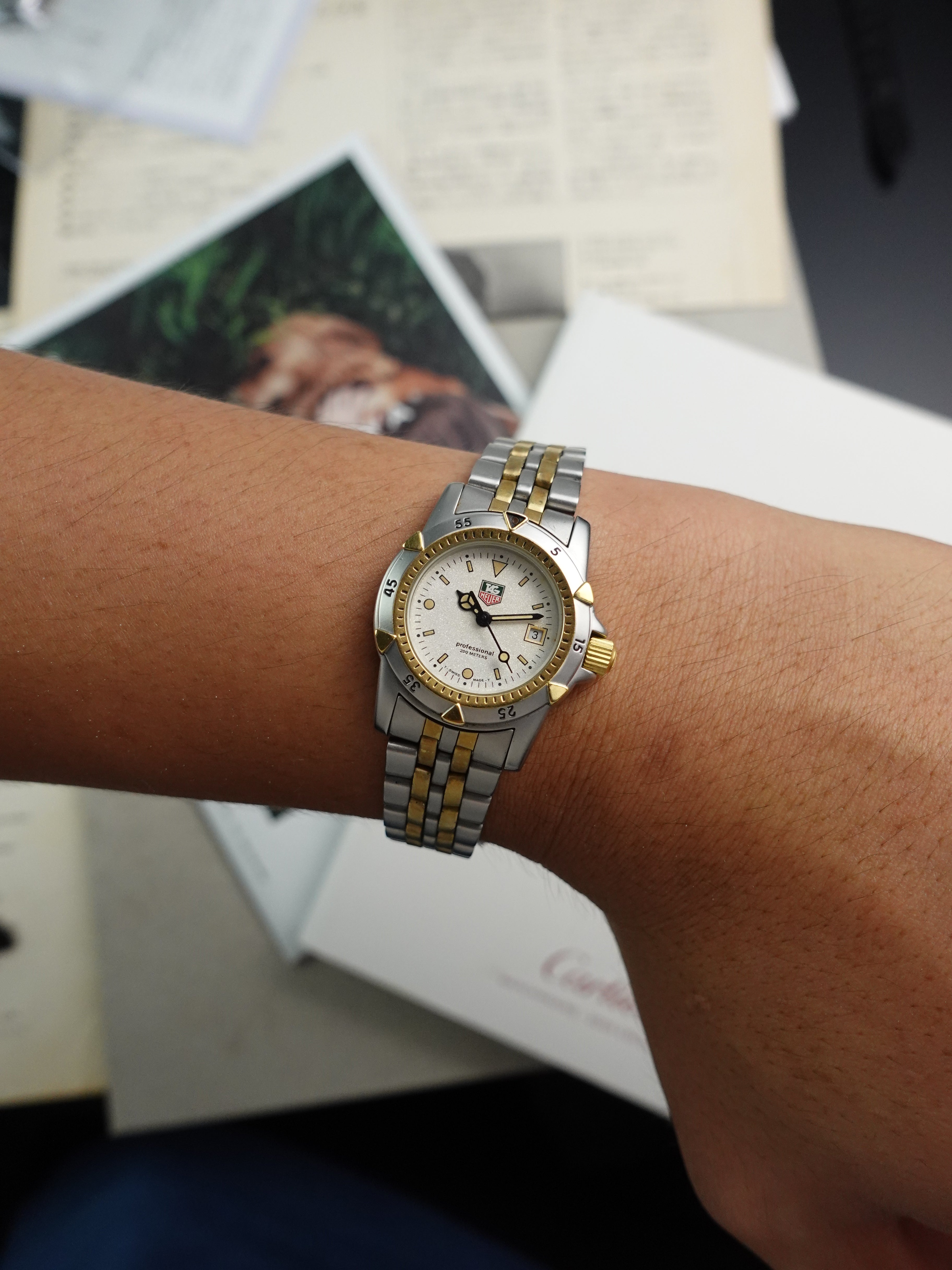カ*ル様 TAG Heuer Professional 200m レディース 腕 TAG Heuer Professional 200m Quartz Ladies – My First Vintage
