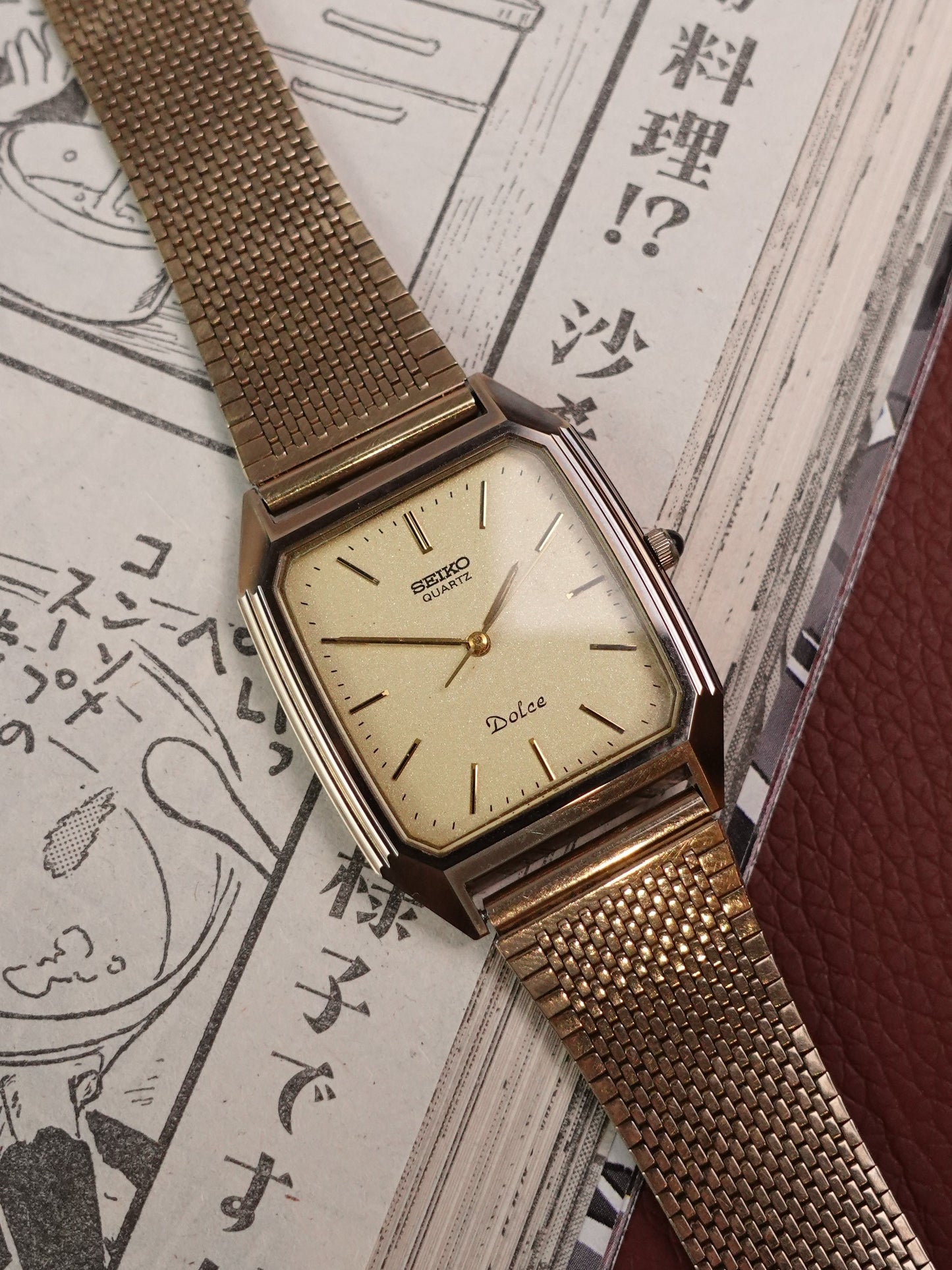 Seiko Dolce Step Bezel 6030-5390 Scratch Resistant case on bracelet