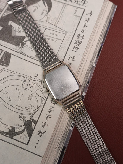 Seiko Dolce Step Bezel 6030-5390 Scratch Resistant case on bracelet