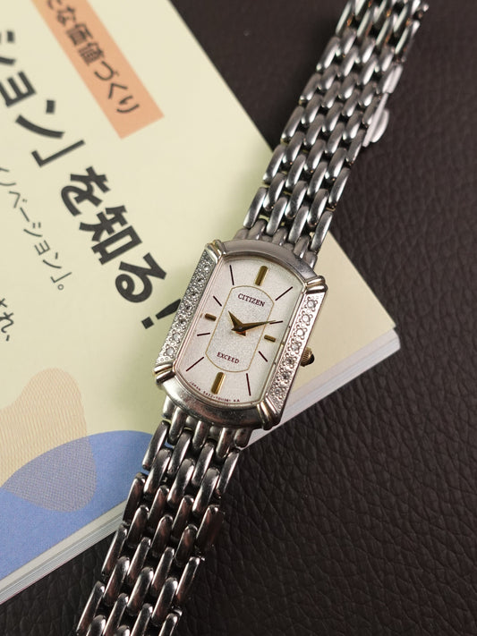 Citizen EXCEED Ladies 5422-T006612 with bezel Gems